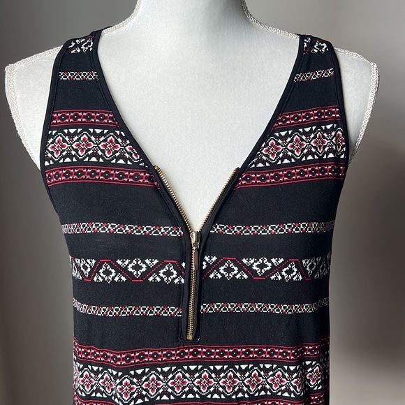 Dynamite Tank Top - Picture 2 of 9